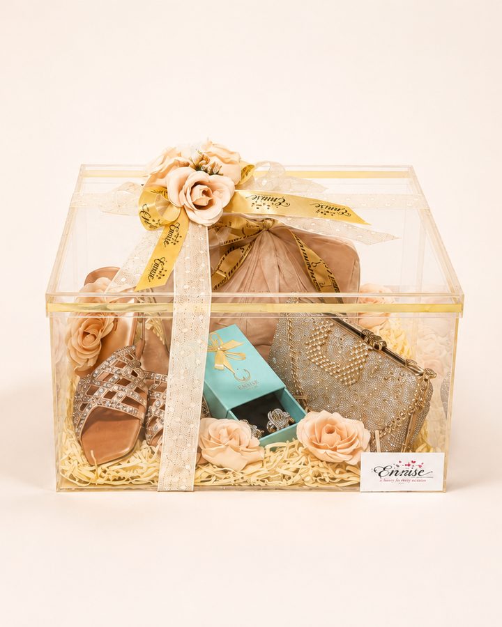 Envase luxury gift box with roses, ribbon and keepsakes